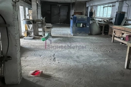 Здание возле строительного рынка "Блеск"